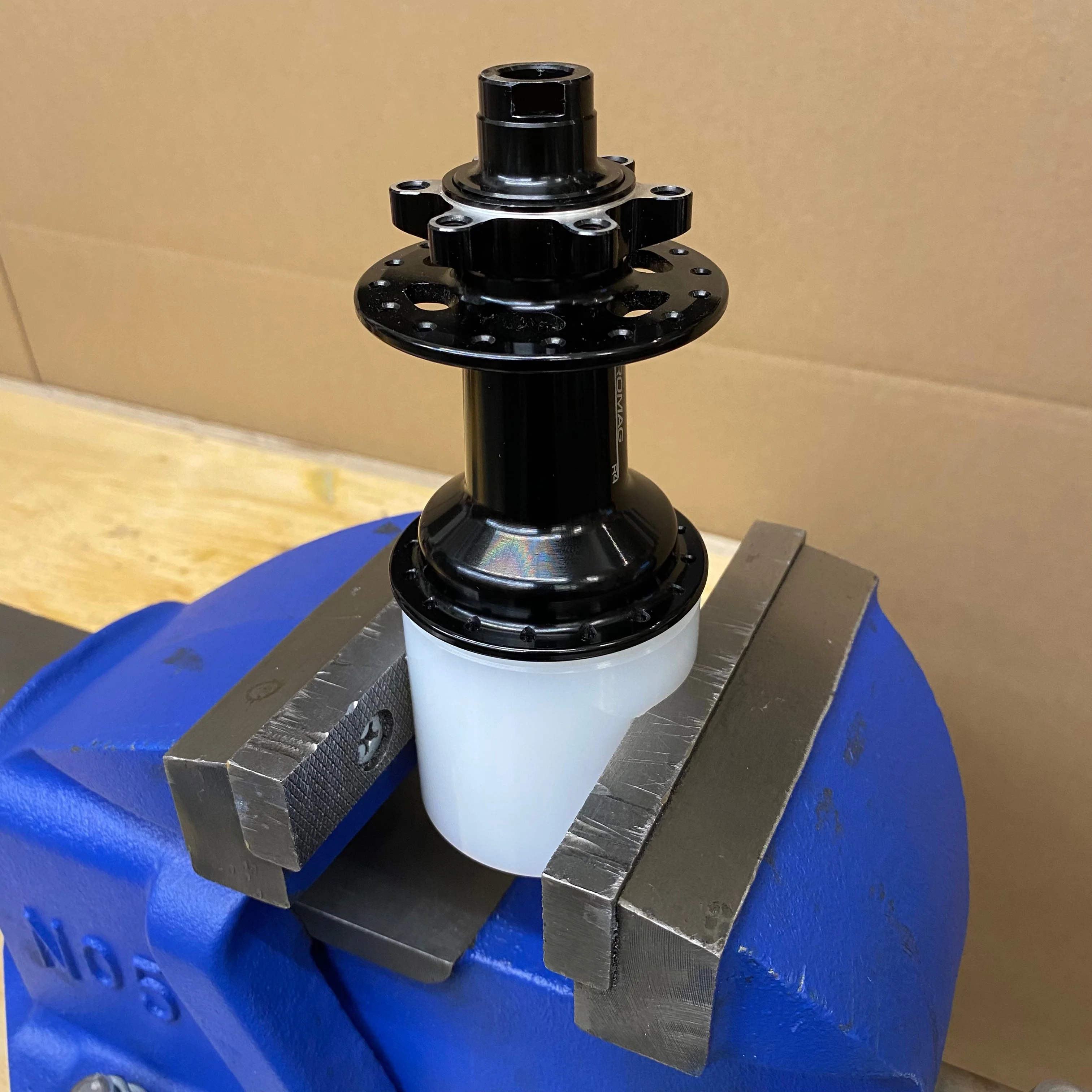 Vise-friendly Hub Support Tool - Image 3
